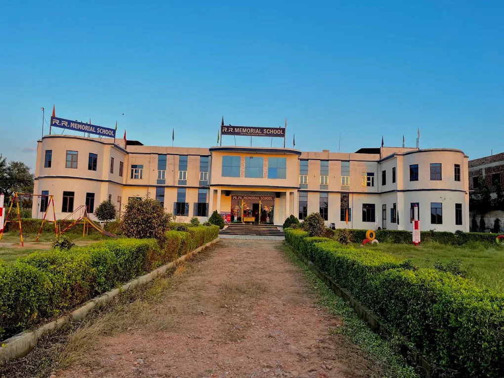 R R Memorial School Green Campus and Modern Building